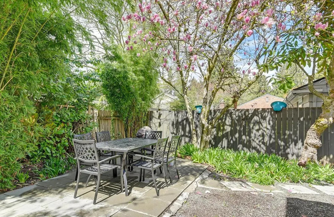 Seattle Home With Private Yard About 8 Mi To Dtwn!-1