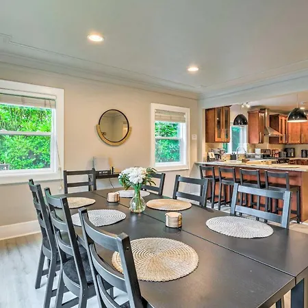Seattle Home With Private Yard About 8 Mi To Dtwn!-3