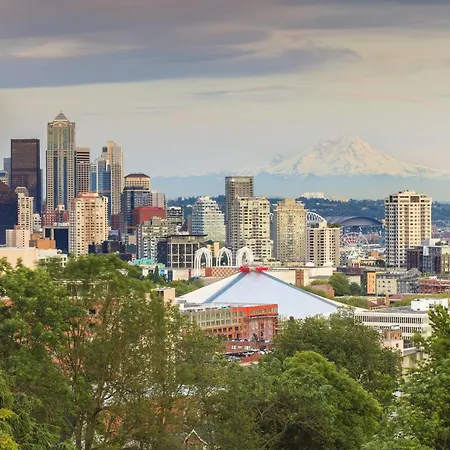 Belltown Court Space Needle Studio-3