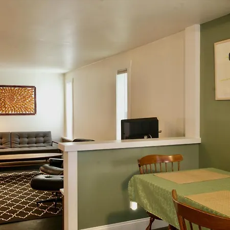 Treat House Vacation Rental-2