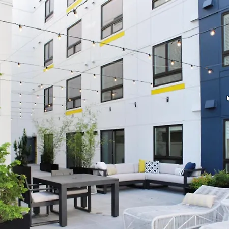 South Lake Union Studio W Gym Storage Nr Parks Sea-558-3